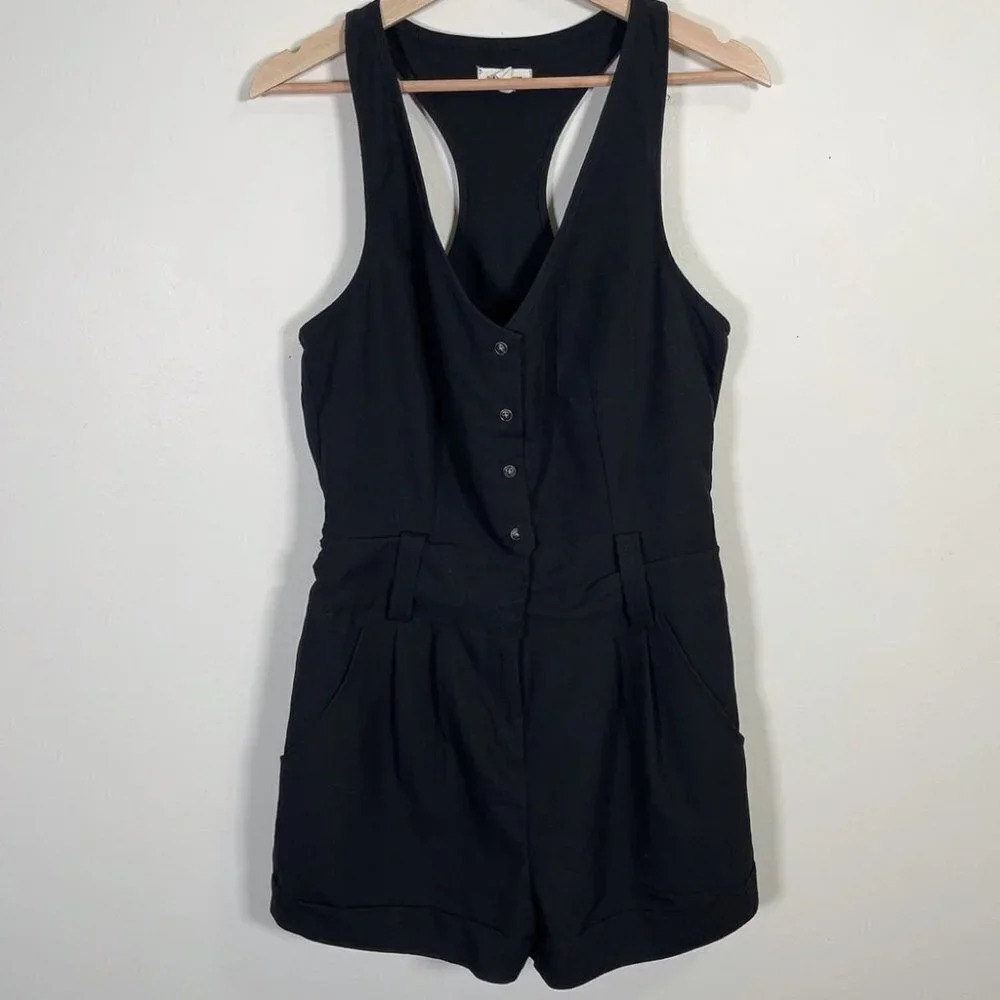 SILENCE + NOISE | SLEEVELESS VNECK BLACK ROMPER